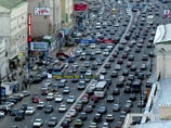 Московская полиция помешала водителям проводить автопробег протеста возле Кремля
Московская полиция помешала водителям проводить автопробег протеста возле Кремля