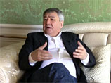 Алимжан Тохтахунов, вошедший в десятку самых опасных преступников мира по версии Forbes, основанной на данных правоохранительных ведомств США, дал интервью радио "Свобода" Алимжан Тохтахунов, вошедший в десятку самых опасных преступников мира по версии Forbes, основанной на данных правоохранительных ведомств США, дал интервью радио "Свобода"