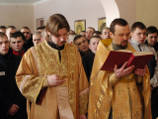 В колониях, куда приходят священники, дисциплина улучшается, заявили во ФСИН РФ
