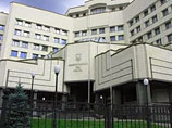 Конституционный суд Украины не признал за Красным Знаменем Победы статуса государственного символа. Теперь соответствующее положении принятого ранее закона, предписывающего в День Победы вывешивать красный флаг наравне с государственным, придется отменить Конституционный суд Украины не признал за Красным Знаменем Победы статуса государственного символа. Теперь соответствующее положении принятого ранее закона, предписывающего в День Победы вывешивать красный флаг наравне с государственным, придется отменить