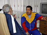 Фидель и Рауль Кастро навестили Уго Чавеса,
восстанавливающегося после операции 
