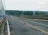 Печально известный "танцующий мост" в Волгограде, на строительстве которого было разворовано 15 млн рублей, опять оказался объектом пристального внимания - и снова из-за коррупции Печально известный "танцующий мост" в Волгограде, на строительстве которого было разворовано 15 млн рублей, опять оказался объектом пристального внимания - и снова из-за коррупции