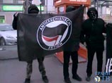 Отметим, что на самом деле антифашисты не разделяют националистических идей и активно борются с неонацистами, расистами и ксенофобами