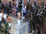 В Сети появилось новое ВИДЕО стычки Лазовича с бойцами ОМОН В Сети появилось новое ВИДЕО стычки Лазовича с бойцами ОМОН