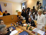 Печерский районный суд Киева в пятницу утром начал предварительное рассмотрение уголовного дела в отношении бывшей главы правительства Украины Юлии Тимошенко