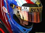 Российский пилот команды "Формулы-1" Lotus Renault Виталий Петров показал второй результат в первой сессии свободных заездов на Гран-при Европы в испанской в Валенсии