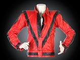 Черно-красный пиджак Майкла Джексона из клипа "Thriller" продан за 1,8 млн долларов