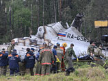 Через 425 м после первого касания самолетом верхушки деревьев воздушное судно пересекло линию электропередач, ведущую на ближний привод, и разрушило ее Через 425 м после первого касания самолетом верхушки деревьев воздушное судно пересекло линию электропередач, ведущую на ближний привод, и разрушило ее