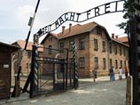 В Польше осужден чиновник израильской мэрии, который вместе с женой украл ложки из концлагеря Освенцим