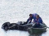 В Приморье автомобиль с семьей смыло в озеро, один ребенок утонул В Приморье автомобиль с семьей смыло в озеро, один ребенок утонул
