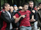 На данный момент задержано более сорока "молчунов", всех их везут в РУВД Ленинского района Минска, сообщает сайт правозащитного центра "Вясна"