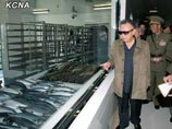 Спутники-шпионы засекли у границ РФ бронепоезд Ким Чен Ира - вождь застрял по пути к Медведеву Спутники-шпионы засекли у границ РФ бронепоезд Ким Чен Ира - вождь застрял по пути к Медведеву