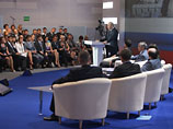 Накануне, выступая на межрегиональной конференции "Единой России" в Екатеринбурге, Путин заявил, что вступление в ОНФ должно быть добровольным