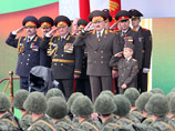Прибыв на мероприятие вместе со своим внебрачным сыном Колей, Лукашенко взялся дать отпор оппозиционерам