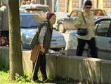 Численность населения с денежными доходами ниже величины прожиточного минимума по сравнению с январем - мартом 2010 года выросла на 2,3 млн, или на 11,2% Численность населения с денежными доходами ниже величины прожиточного минимума по сравнению с январем - мартом 2010 года выросла на 2,3 млн, или на 11,2%