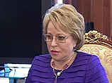 Чтобы получить право войти в Совет Федерации и стать его спикером, губернатор Санкт-Петербурга Валентина Матвиенко, скорее всего, будет избираться в муниципальный совет города Ломоносов