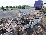 В Китае на скоростной трассе грузовик врезался в пассажирский автобус - 26 человек погибли