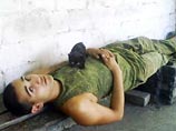 В Приморском крае солдаты одной из воинских частей в поселке Зарубино Хасанского района ради развлечения поймали крохотного черного котенка, облили бензином и подожгли В Приморском крае солдаты одной из воинских частей в поселке Зарубино Хасанского района ради развлечения поймали крохотного черного котенка, облили бензином и подожгли