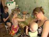 Семья из Узбекистана, родившая в России двоих детей, не может получить гражданство из-за бедности