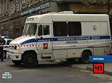 На западе столицы неизвестный бросил взрывное устройство в окно административного здания На западе столицы неизвестный бросил взрывное устройство в окно административного здания