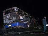 Тела пятерых погибших в результате столкновения в ночь на воскресенье пассажирского автобуса и "КамАЗа" на федеральной трасе М-53 доставлены в Новосибирск