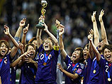 Японские девушки впервые в истории стали чемпионками мира по футболу 