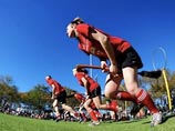 Американцы бросились играть в квиддич: летать не могут, но бегают с метлами Американцы бросились играть в квиддич: летать не могут, но бегают с метлами