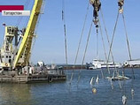 Верхнюю палубу "Булгарии" подняли из воды. Операция приостановлена до утра (ФОТО) Верхнюю палубу "Булгарии" подняли из воды. Операция приостановлена до утра (ФОТО)