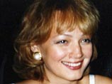 Год назад Бешарова подала документы на развод. При этом в июле 2010 года на первом заседании судье Кушинг из отдела семейных дел хватило 48 секунд, чтобы удовлетворить прошение о расторжении брака Год назад Бешарова подала документы на развод. При этом в июле 2010 года на первом заседании судье Кушинг из отдела семейных дел хватило 48 секунд, чтобы удовлетворить прошение о расторжении брака