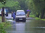 Еще ночью низменности Владивостока, оказавшегося в эпицентре стихии, были залиты водой. Синоптики обещали продолжение ливней и сильного ветра еще как минимум двое суток Еще ночью низменности Владивостока, оказавшегося в эпицентре стихии, были залиты водой. Синоптики обещали продолжение ливней и сильного ветра еще как минимум двое суток