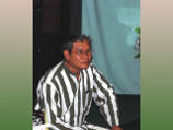 Священник Нгуен Ван Ли отбывал восьмилетний срок по приговору 2007 года. Но в прошлом году в связи с резким ухудшением его здоровья и частичным параличом заключение было приостановлено на год