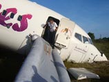 Очевидцы: спасение пассажиров Boeing 737-800, развалившегося на части в Гайане, было чудом (ФОТО) Очевидцы: спасение пассажиров Boeing 737-800, развалившегося на части в Гайане, было чудом (ФОТО)
