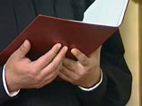 В понедельник Чкаловский районный суд Екатеринбурга оправдал милиционера-кинолога Станислава Постникова, который обвинялся в жестоком избиении 63-летнего музыканта и преподавателя консерватории Сергея Белоглазова В понедельник Чкаловский районный суд Екатеринбурга оправдал милиционера-кинолога Станислава Постникова, который обвинялся в жестоком избиении 63-летнего музыканта и преподавателя консерватории Сергея Белоглазова