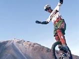 Австриец пересек Альпы на одноколесном велосипеде
