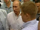 Первым делом высокий гость направился к стенду "Владимир Путин и здоровый образ жизни" Первым делом высокий гость направился к стенду "Владимир Путин и здоровый образ жизни"