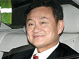 "Большие люди", как вспоминает Бут, спрашивали его о связях со свергнутым премьером Таксином Чинаватом, сторонниками которого являются "краснорубашечники"