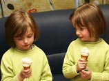 Изменения коснулись и маркировки мороженого: отныне на лицевой стороне его упаковки необходимо указывать полное наименование продукции - "сливочное мороженое", "молочное мороженое", "пломбир" или "мороженое с растительным жиром"