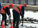 На рекламу негодных российских дорог потратят 62 миллиона: на ТВ расскажут, как хорошо по ним кататься На рекламу негодных российских дорог потратят 62 миллиона: на ТВ расскажут, как хорошо по ним кататься