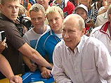 Блоггеров смутило "удмуртское" лицо Путина на Селигере Блоггеров смутило "удмуртское" лицо Путина на Селигере