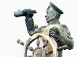 В казахстанском городе вместо памятника Ленину установили капитана Врунгеля В казахстанском городе вместо памятника Ленину установили капитана Врунгеля