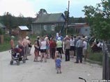 Жители уральского поселка Сагра, где банда преступников из Екатеринбурга попыталась устроить погром в начале июля, не верят выводам следствия, которое утверждает, что в "зондеркоманде" был 31 человек