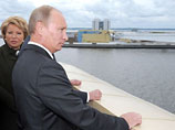 Путин открыл "дамбу Путина". На церемонии самый богатый чиновник России подтвердил, что уволился