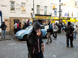 Британская полиция и спецслужбы арестовали на сегодняшний день 20 человек, которые, используя смартфоны и социальные сети, организовывали прокатившиеся на минувшей неделе по стране массовые беспорядки