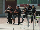 В пресс-службе ГУ МВД России по Москве отметили, что все они задержаны за неповиновение требованиям сотрудников полиции