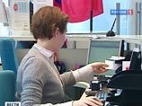 Наибольшую активность проявляют клиенты с вкладами от 10-15 млн рублей, около 60% новых валютных вкладов открывается в евро, - это те клиенты банков, кто считает, что доллар сейчас более слабая валюта Наибольшую активность проявляют клиенты с вкладами от 10-15 млн рублей, около 60% новых валютных вкладов открывается в евро, - это те клиенты банков, кто считает, что доллар сейчас более слабая валюта