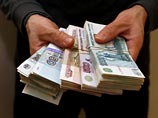 Рубль сохранил равновесие, но встревоженные россияне предпочитают ему валюту