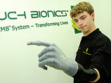 Подросток-инвалид, фанат "Формулы-1", получил искусственную руку от Mercedes за предложение о рекламе