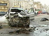 Mercedes в Москве устроил аварию с погибшими на встречной. ГИБДД пришлось объясняться, были ли "блатные" номера Mercedes в Москве устроил аварию с погибшими на встречной. ГИБДД пришлось объясняться, были ли "блатные" номера