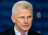 Это произошло, несмотря на то, что министр образования РФ Андрей Фурсенко ранее высказался против того, чтобы проштрафившихся выпускников допустили до пересдачи в этом году Это произошло, несмотря на то, что министр образования РФ Андрей Фурсенко ранее высказался против того, чтобы проштрафившихся выпускников допустили до пересдачи в этом году