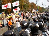 В среду, когда Ющенко появился в зале заседаний, депутаты оппозиционных фракций встретили его криками "Позор!" В среду, когда Ющенко появился в зале заседаний, депутаты оппозиционных фракций встретили его криками "Позор!"
